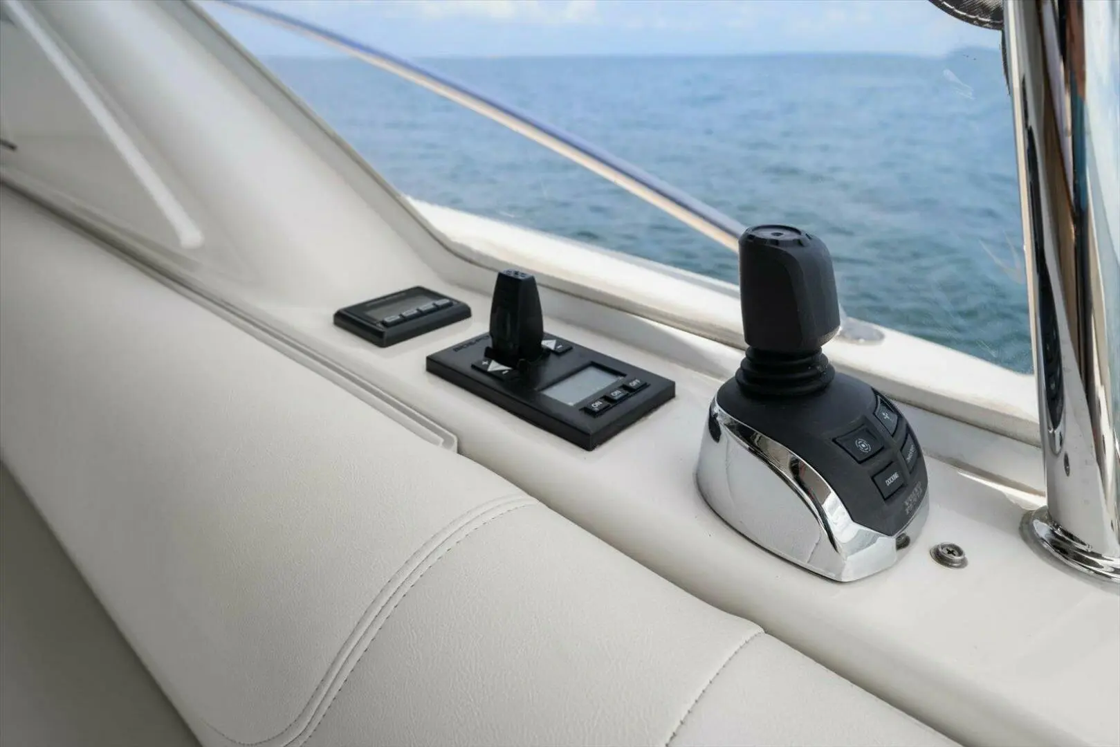 Thumbnail von Riviera 5400 Sport Yacht