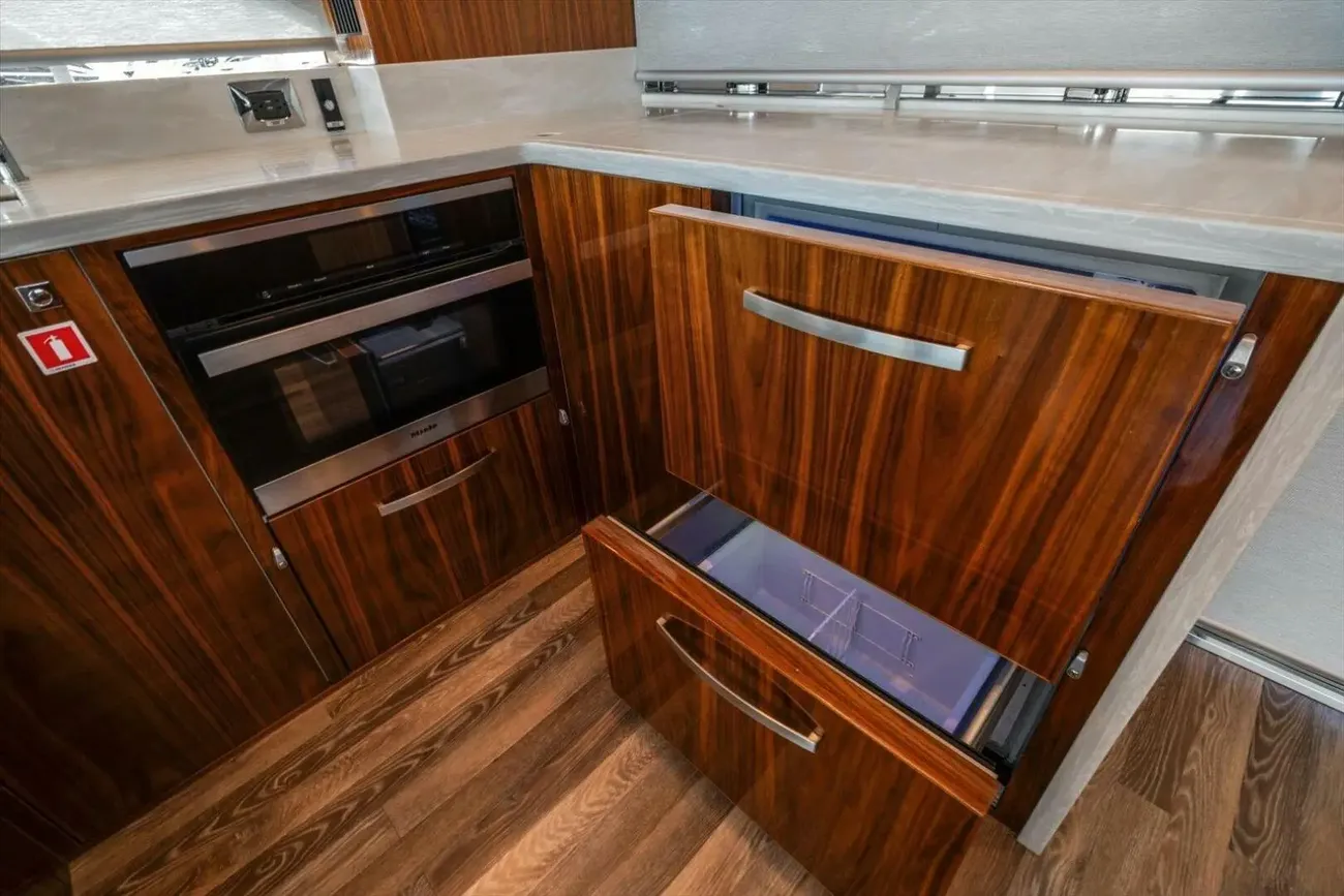 Thumbnail von Riviera 5400 Sport Yacht