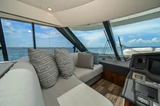Thumbnail von Riviera 5400 Sport Yacht