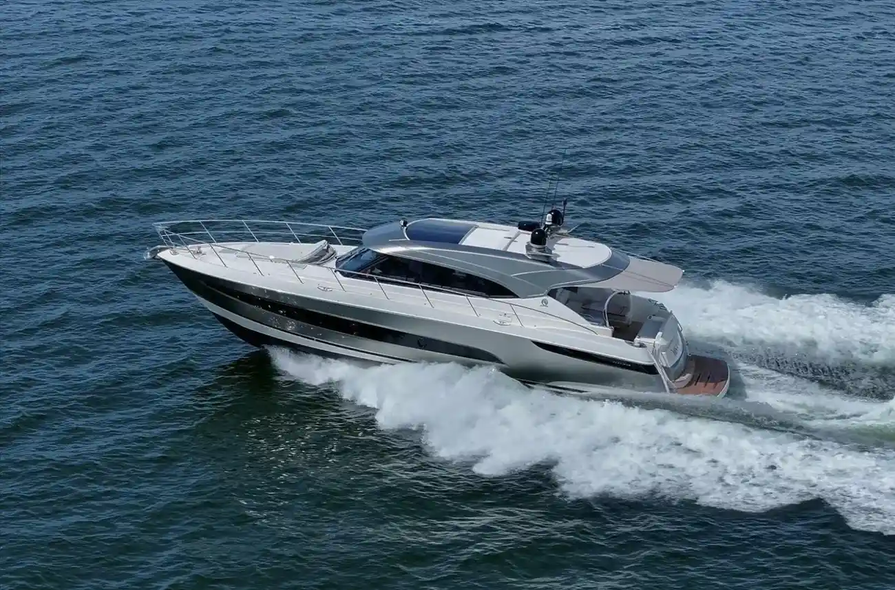 Thumbnail von Riviera 5400 Sport Yacht