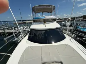 Thumbnail von Carver C36 Command Bridge