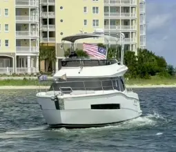 Thumbnail von Carver C36 Command Bridge