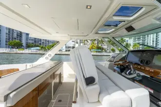Thumbnail von Tiara Yachts 43LS