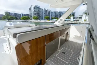 Thumbnail von Tiara Yachts 43LS