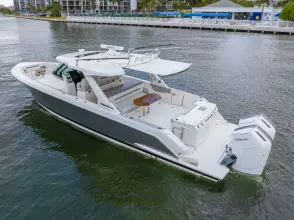Thumbnail von Tiara Yachts 43LS
