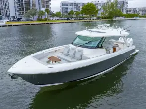 Thumbnail von Tiara Yachts 43LS