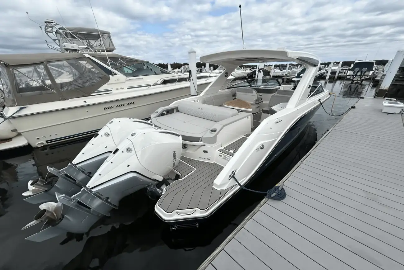 Thumbnail von Sea Ray SLX 310