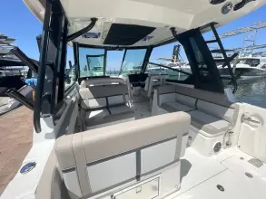 Thumbnail von Boston Whaler 330 Vantage