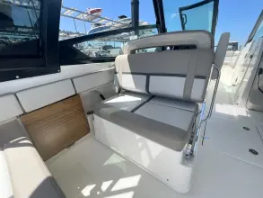 Thumbnail von Boston Whaler 330 Vantage