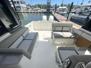 Thumbnail von Boston Whaler 330 Vantage