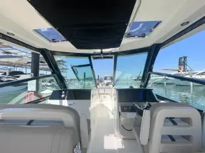 Thumbnail von Boston Whaler 330 Vantage