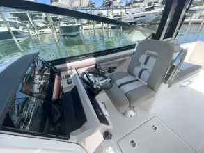 Thumbnail von Boston Whaler 330 Vantage