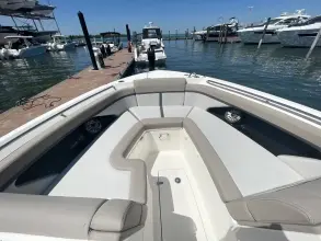 Thumbnail von Boston Whaler 330 Vantage