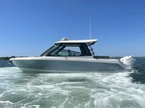 Thumbnail von Boston Whaler 330 Vantage
