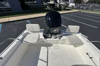 Thumbnail von Boston Whaler 170 Montauk