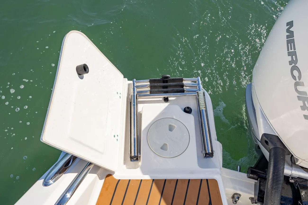 Thumbnail von Boston Whaler 320 Vantage