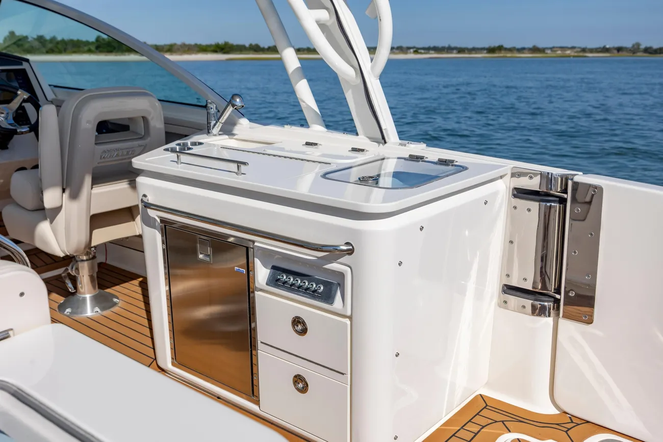 Thumbnail von Boston Whaler 320 Vantage