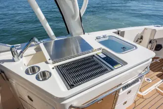 Thumbnail von Boston Whaler 320 Vantage