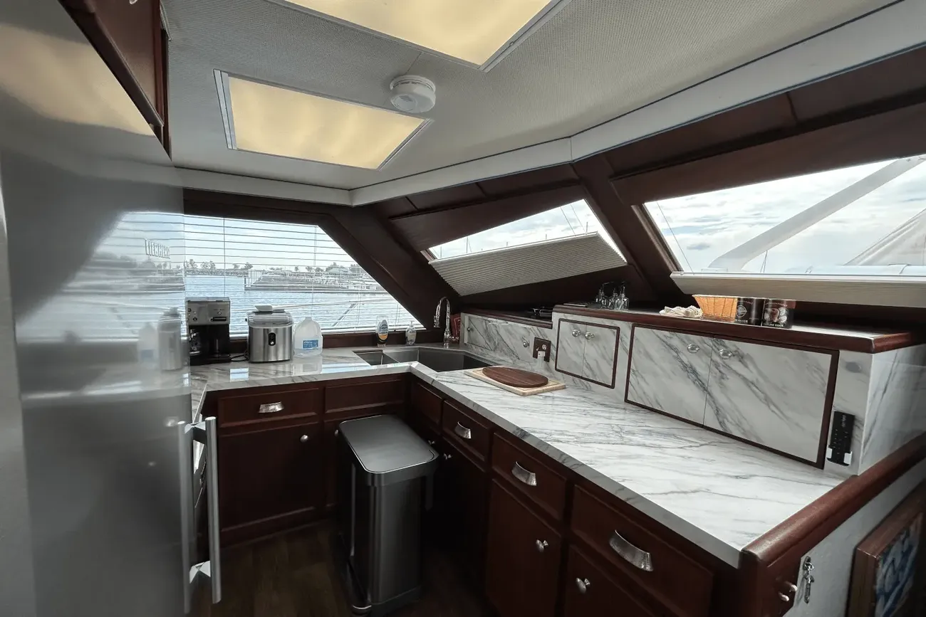 Thumbnail von Hatteras 60 Convertible
