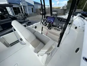 Thumbnail von Boston Whaler 28 Conquest
