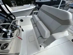 Thumbnail von Boston Whaler 28 Conquest