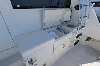 Thumbnail von Hatteras 43 Convertible