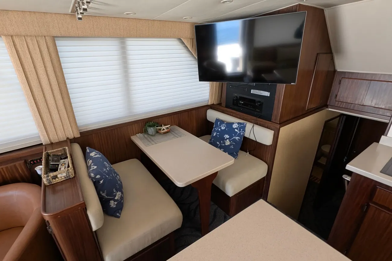 Thumbnail von Hatteras 43 Convertible