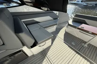 Thumbnail von Cruisers Yachts 38 GLS