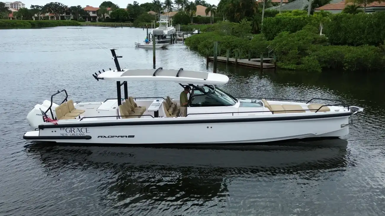 Axopar 37 Sun Top T/T GRACE