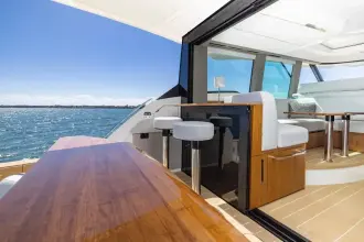 Thumbnail von Tiara Yachts EX54