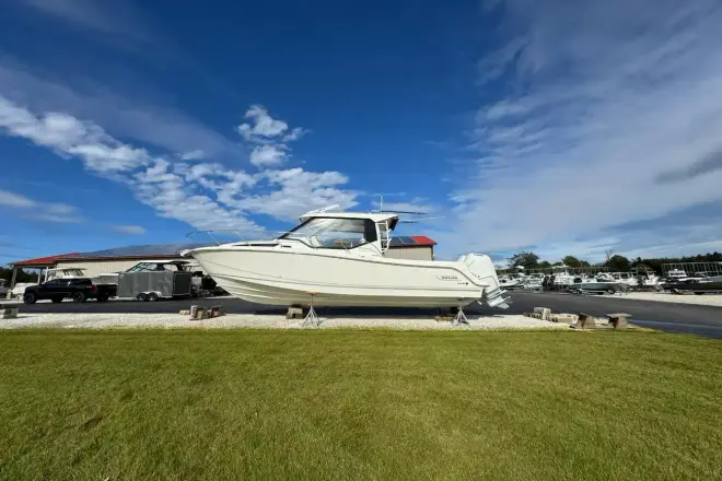 Boston Whaler 325 Conquest