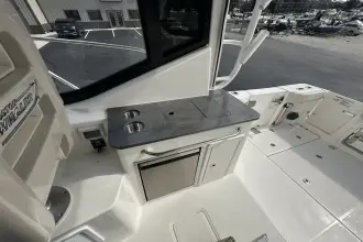 Thumbnail von Boston Whaler 325 Conquest