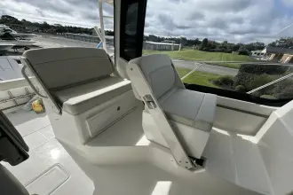 Thumbnail von Boston Whaler 325 Conquest