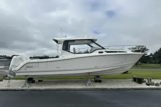 Thumbnail von Boston Whaler 325 Conquest