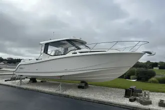 Thumbnail von Boston Whaler 325 Conquest