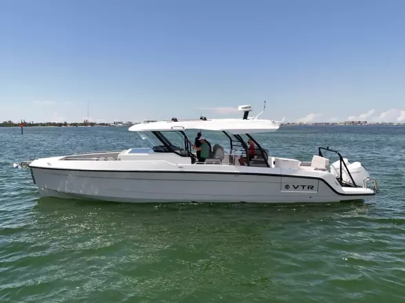 Cruisers Yachts 38 VTR