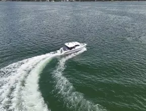 Thumbnail von Cruisers Yachts 38 VTR