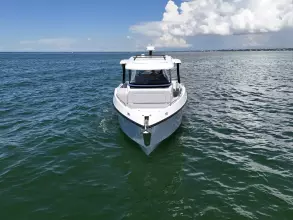 Thumbnail von Cruisers Yachts 38 VTR