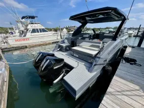 Thumbnail von Cruisers Yachts 34 GLS OB