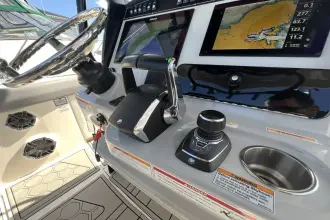 Thumbnail von Boston Whaler 280 Outrage