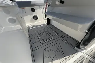 Thumbnail von Boston Whaler 280 Outrage