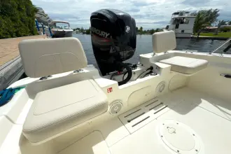 Thumbnail von Boston Whaler 170 Montauk