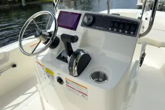 Thumbnail von Boston Whaler 170 Montauk