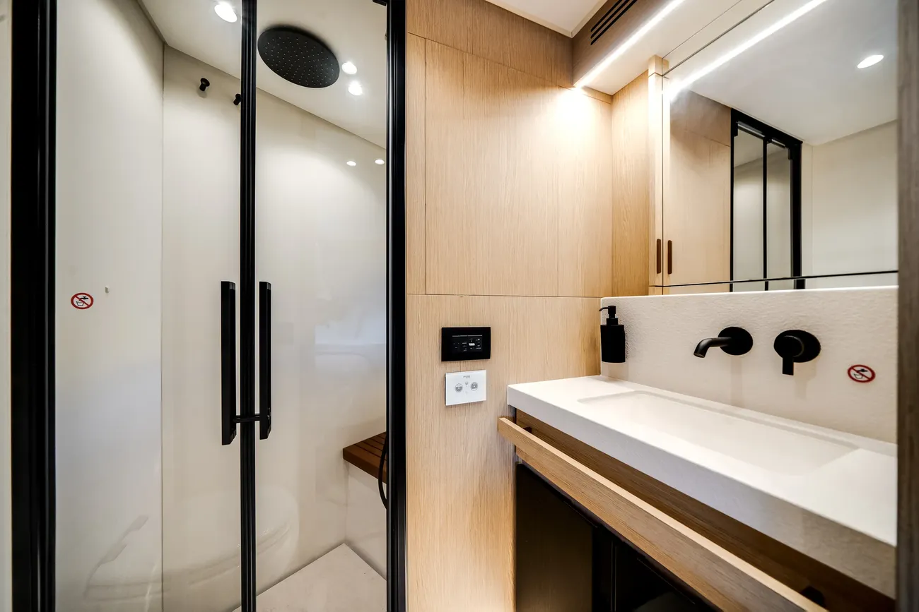 Thumbnail von Azimut 62