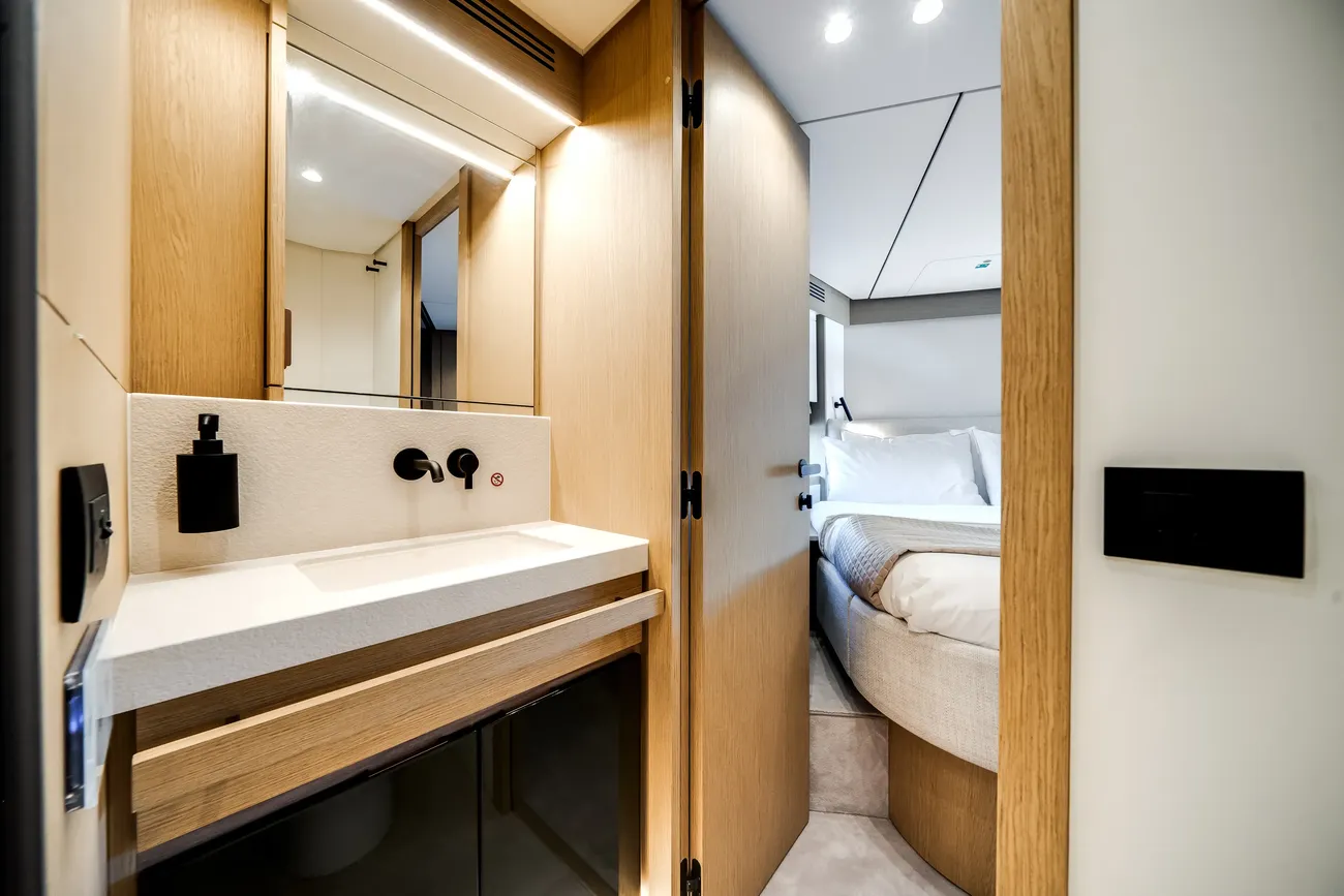 Thumbnail von Azimut 62