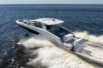 Thumbnail von Cruisers Yachts 50 GLS OB