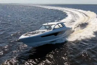 Thumbnail von Cruisers Yachts 50 GLS OB