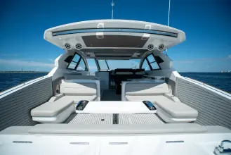 Thumbnail von Cruisers Yachts 50 GLS OB