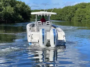 Thumbnail von Boston Whaler 330 Outrage