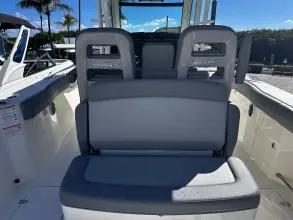 Thumbnail von Boston Whaler 330 Outrage